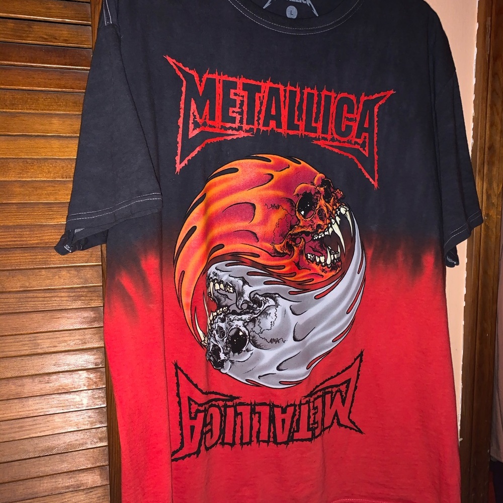 Metallica shirt!